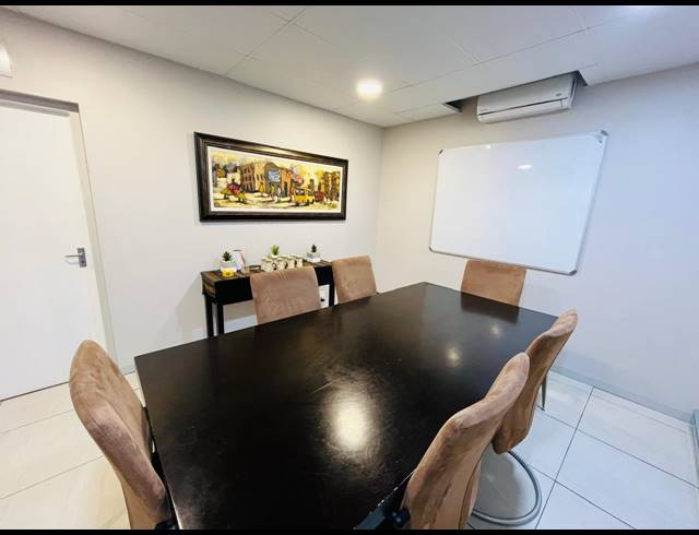 450M² OFFICE FOR SALE IN HALFWAY HOUSE